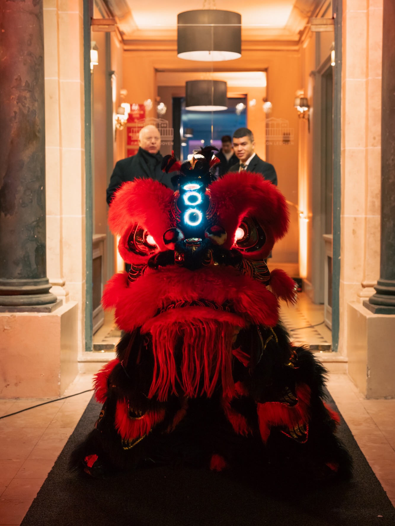 Lion rouge LED - événement privé